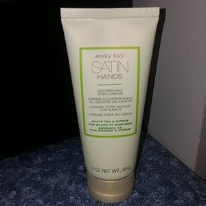 NWOT Mary Kay Satin Hands Shea Cream